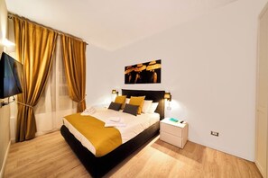 1 Schlafzimmer, Schreibtisch, Bügeleisen/Bügelbrett, Reisekinderbett