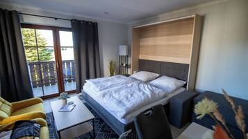 1 bedroom, desk, travel crib, free WiFi