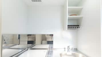 Fridge, microwave, stovetop, cookware/dishes/utensils