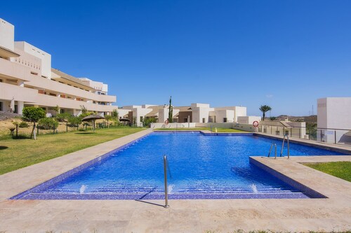 Vera Penthouse with Terrace, Swimming Pool and Free Parking