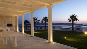 Villa, Smoking