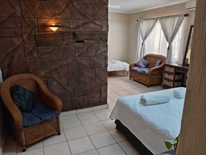 Comfort Double Room | Free WiFi - La'Mathil (Enormwater AH)