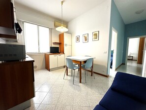 Interior - Three-room apartment sleeps 4 near the spa (Bibione)