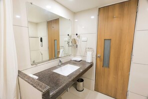 Casa | Bagno | Doccia, asciugamani, shampoo