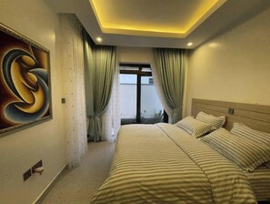 2 bedrooms, iron/ironing board, WiFi