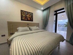 2 bedrooms, iron/ironing board, WiFi