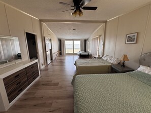 3 bedrooms, in-room safe, desk, iron/ironing board