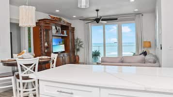 House, Multiple Beds (Just Beachy) | Interior