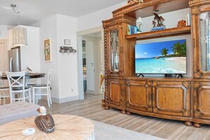 House, Multiple Beds (Just Beachy) | Living area
