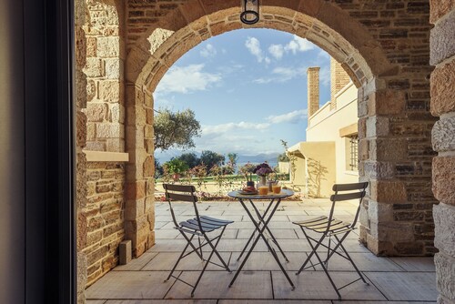 Villa Kalamos/Sea View and Pool nearby Athens/Tower