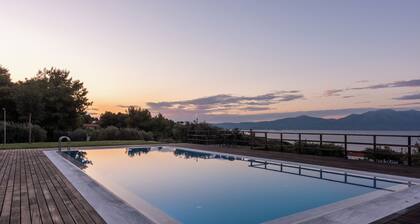 Villa Kalamos/Sea View and Pool nearby Athens/Tower