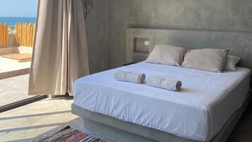 3 bedrooms, desk, free WiFi, bed sheets