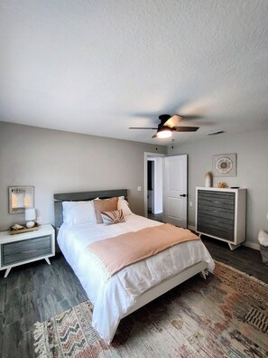 3 habitaciones, tabla de planchar con plancha y wifi gratis 