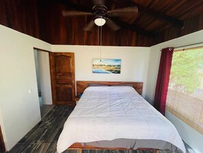 3 Schlafzimmer, Schreibtisch, kostenloses WLAN, Bettwäsche