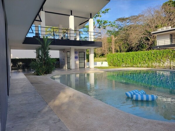 Pool - Stylish 2BR/2BA condo near the beach in gated Los Delfines Golf and Country Club (Puntarenas)