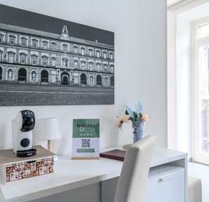Minibar, in-room safe, desk, free WiFi - HOTIDAY Room Collection - Napoli Duomo (Naples)