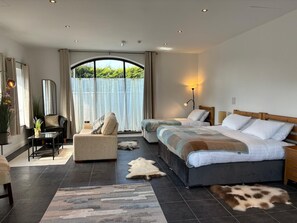 Deluxe Studio Suite