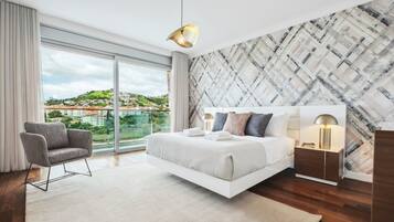 3 chambres, fer et planche à repasser, lit parapluie, Wi-Fi gratuit