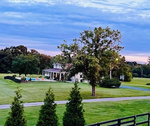 المنطقة المحيطة بالمنشأة