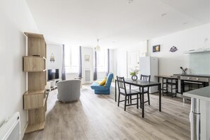 Smart TV, books, offices