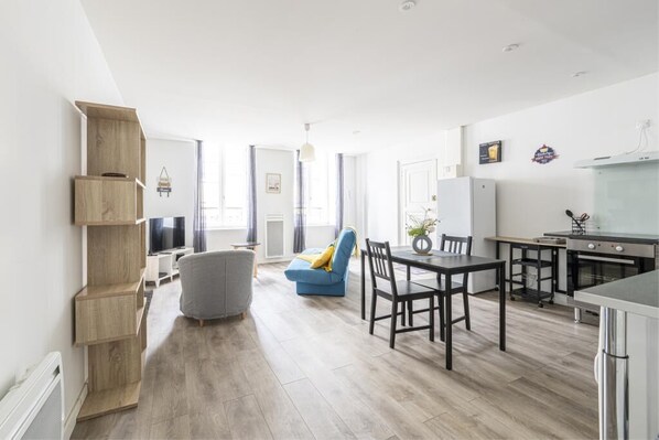 Smart TV, books, offices