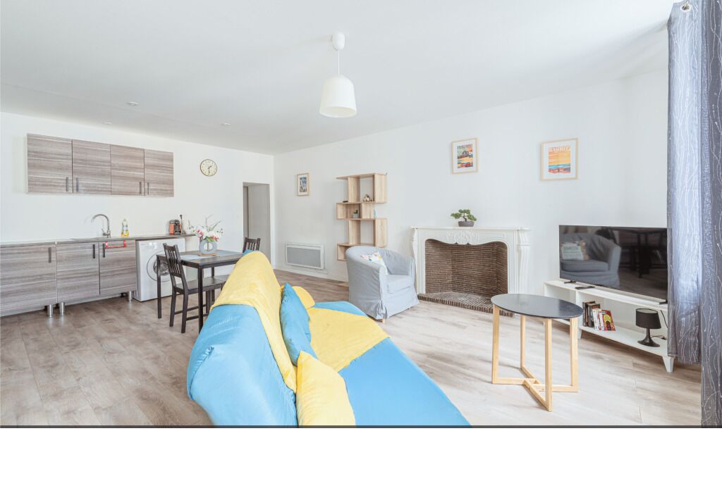 Smart TV, books, offices