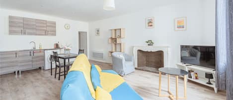 Smart TV, books, offices