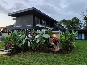 Exterior - New Private 5BR Luxury Volcano Villa with waterslide & breakfast - Xanadu Villa (San Carlos)