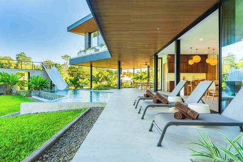 New Private 5BR Luxury Volcano Villa with Slide