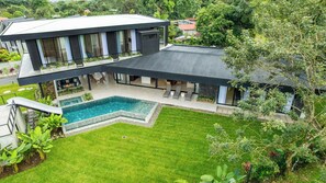 Exterior - New Private 5BR Luxury Volcano Villa with waterslide & breakfast - Xanadu Villa (San Carlos)