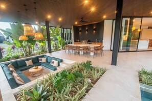 Outdoor dining - New Private 5BR Luxury Volcano Villa with waterslide & breakfast - Xanadu Villa (San Carlos)