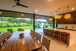 Outdoor dining - New Private 5BR Luxury Volcano Villa with waterslide & breakfast - Xanadu Villa (San Carlos)