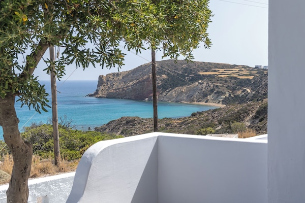 Luxury Apartment, Ocean View | WiFi (free), bed sheets