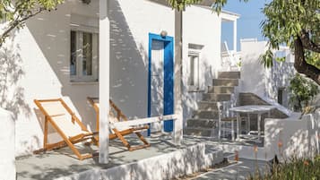 Deluxe Apartment, Partial Ocean View | Terrace/patio