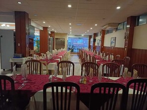 Restaurant - JR HOTEL (Camiri)
