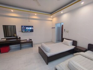 Classic Double Room Single Use | Desk, laptop workspace, free WiFi - Hotel Air-Star (Saidpur)