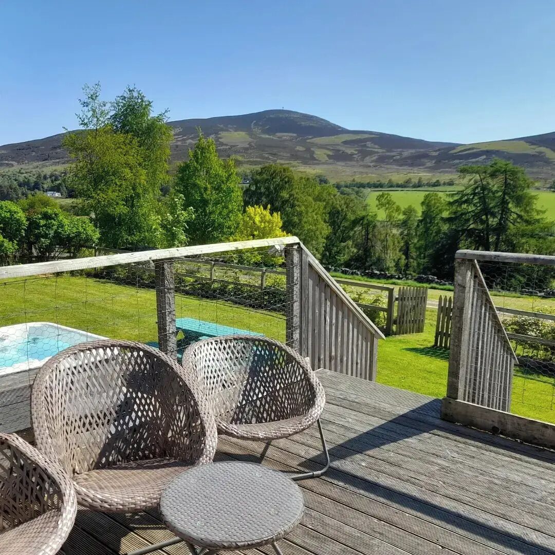 Individually decorated, individually furnished, bed sheets