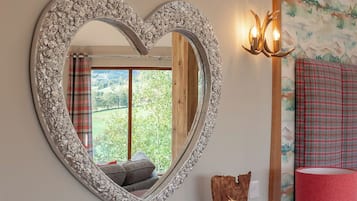 Individually decorated, individually furnished, bed sheets