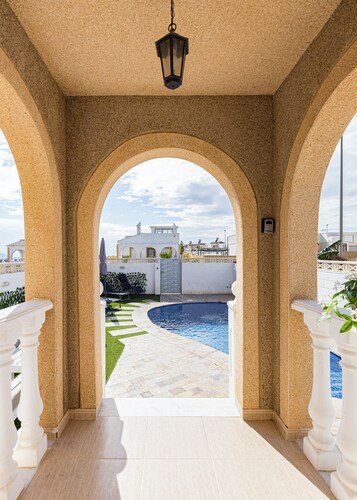 Villa with private pool