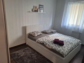 Caja de seguridad en la habitación y cortinas blackout