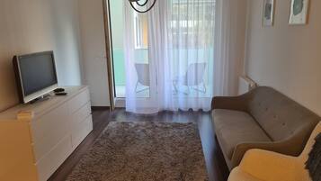 Caja de seguridad en la habitación y cortinas blackout