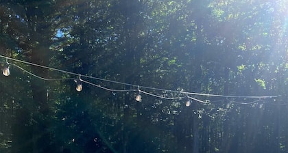 Peak2Creek- HotTub, FirePlace, Central.