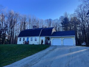 Exterior - Peak2Creek- HotTub, FirePlace, Central. (Killington)