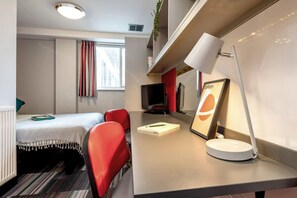 Studio, 1 Double Bed, Non Smoking | Free WiFi