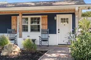 Exterior - Snowbirds welcome! Steps from beach 1st-floor condo w/ arcade and pool table (North Myrtle Beach)
