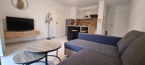 Living area - Apartment Pessac- Ideal location (pessac)