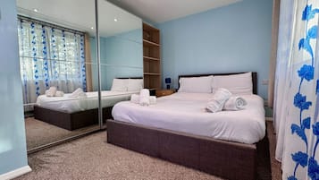 5 bedrooms, desk, iron/ironing board, free WiFi