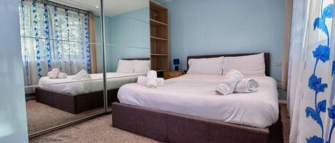 5 chambres, bureau, fer et planche à repasser, Wi-Fi gratuit