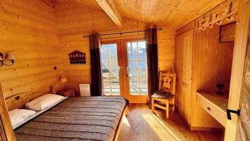 4 Schlafzimmer, Bügeleisen/Bügelbrett, WLAN