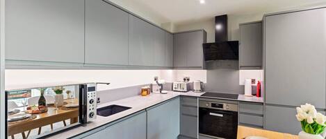 Fridge, microwave, oven, stovetop
